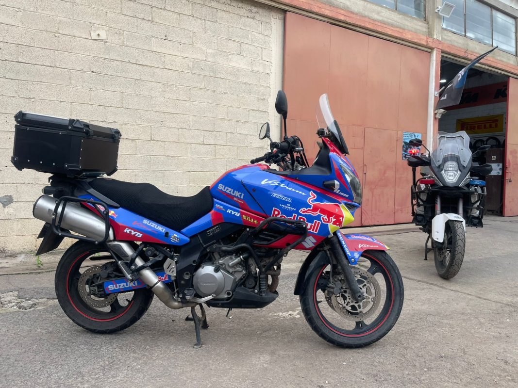 Suzuki V-Strom DL 1100   ₪ 1800    עיצוב אישי כולל נדבקה
