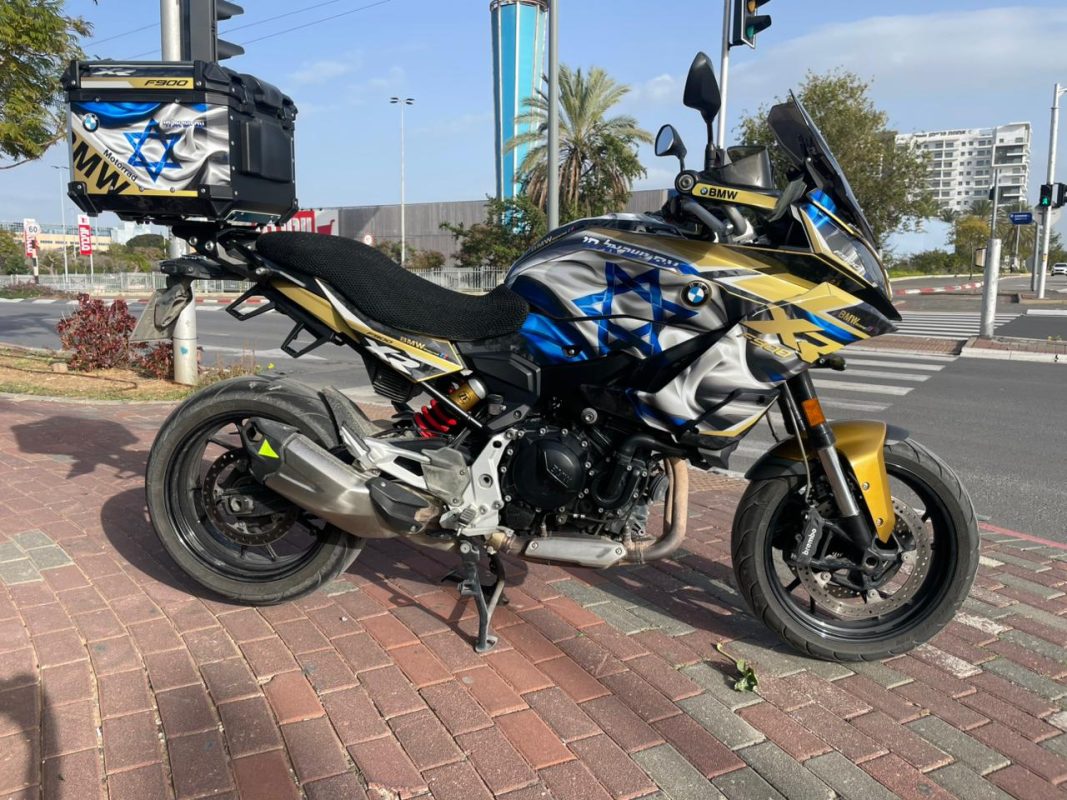 BMW F900XR   ₪ 1800    עיצוב אישי כולל הדבקה