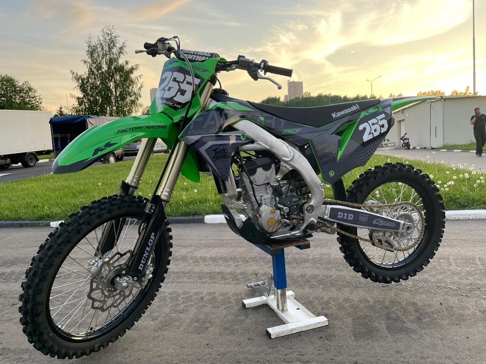 Kawasaki KXF   ₪ 1050    עיצוב אישי כולל הדבקה