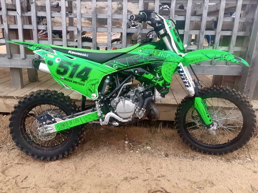 Kawasaki KX   ₪ 1050    עיצוב אישי כולל הדבקה