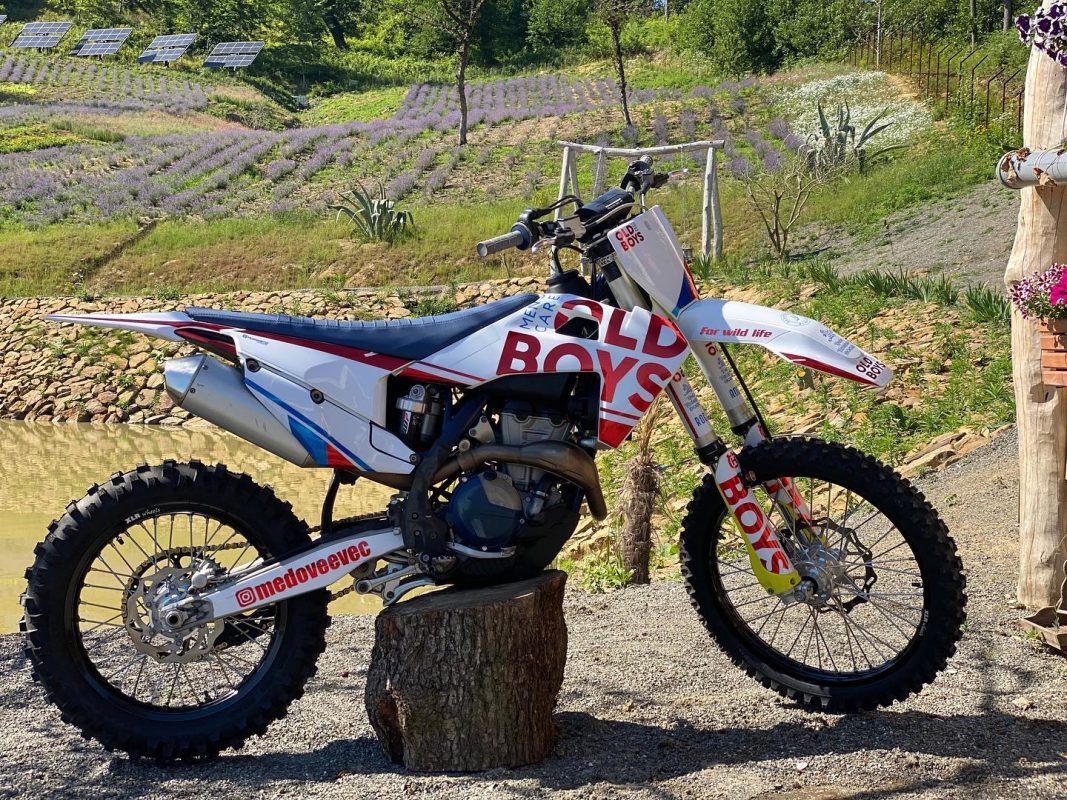 Husqvarna TC   ₪ 1500    עיצוב אישי חומר כרום כולל משלוח לחול