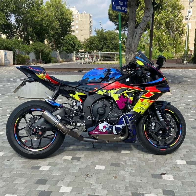 Yamaha R1   ₪1800    עיצוב אישי כולל הדבקה