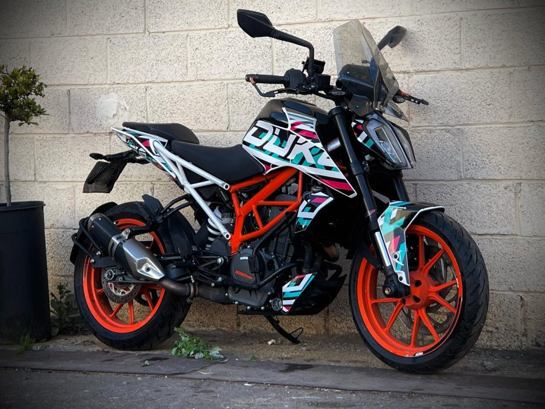 KTM Duke 390   ₪1100   עיצוב אישי + הדבקה