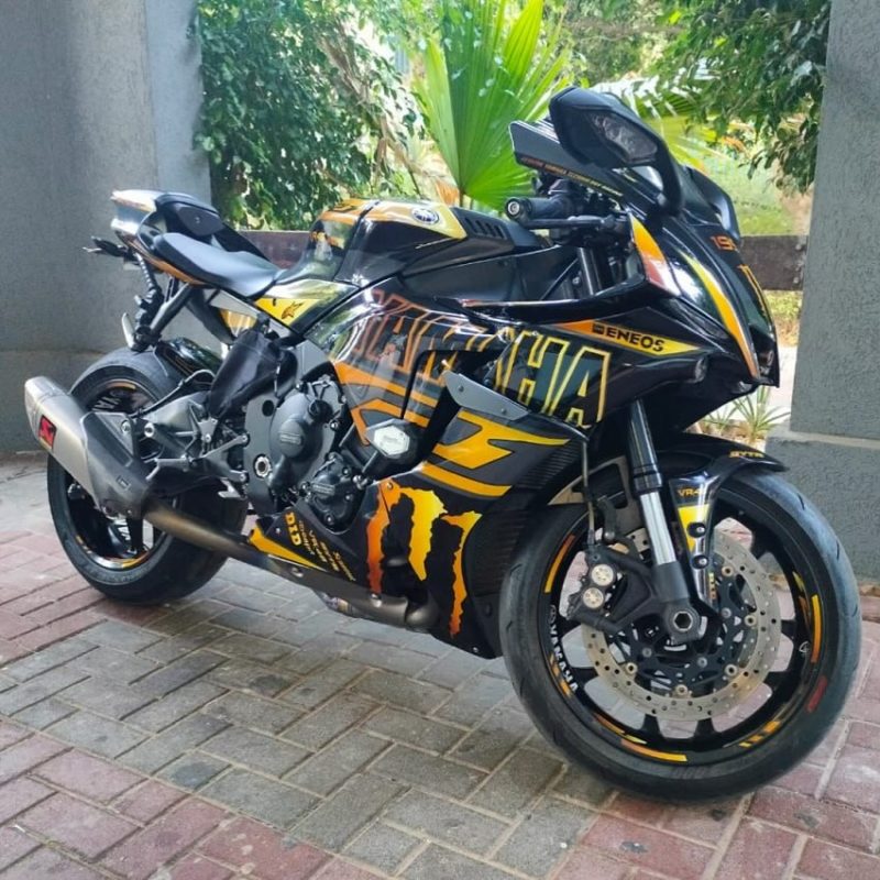 Yamaha R1   ₪1800    עיצוב אישי כולל הדבקה