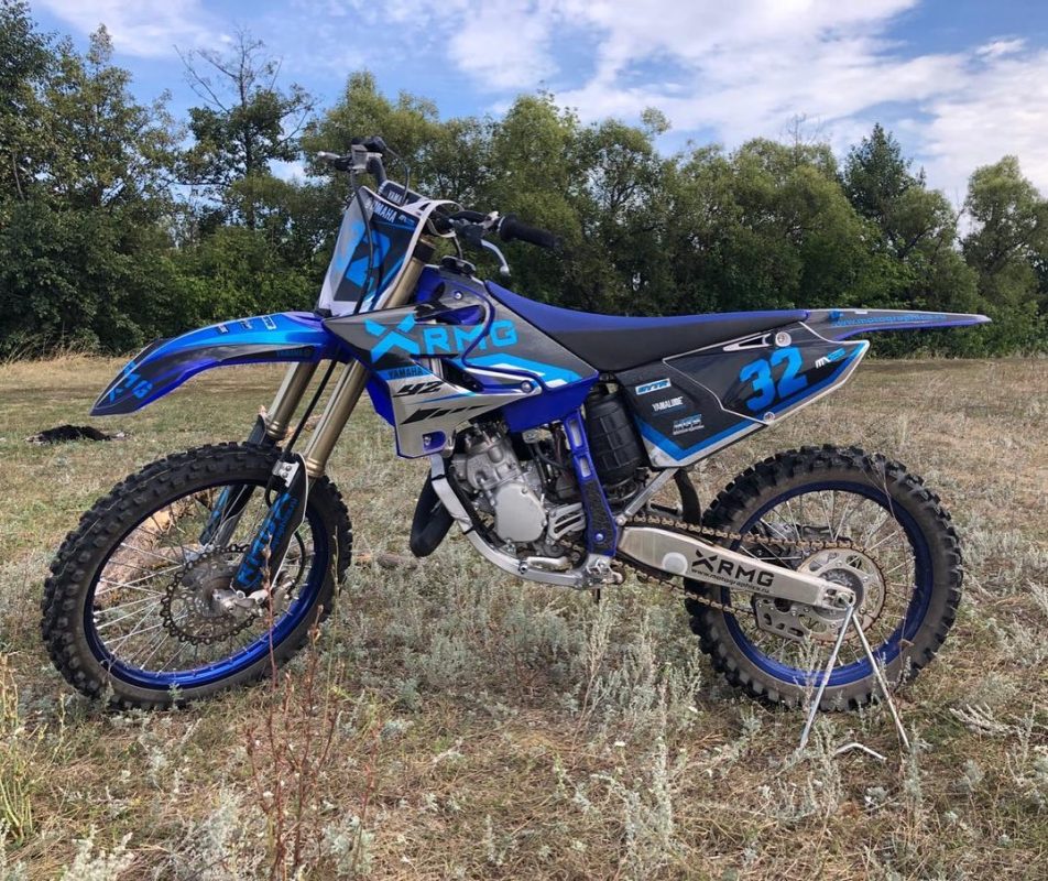 Yamaha YZ   ₪ 1600    עיצוב אישי חומר כרום כולל הדבקה