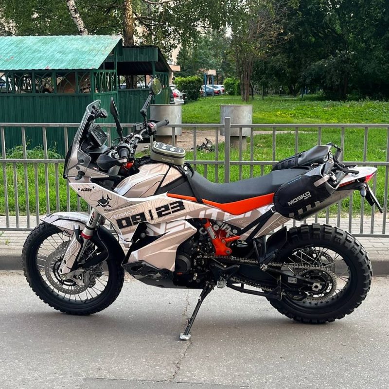 KTM ADV1290   ₪ 1800    עיצוב אישי כולל הדבקה